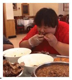 大姨吃瓜干搞笑,欢乐搞笑一箩筐
