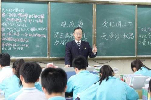 纺专老师吃瓜,揭秘校园里的“瓜田”趣闻
