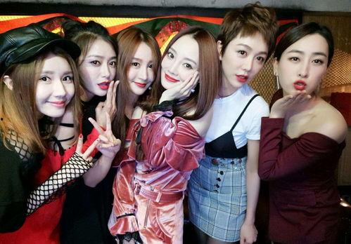 网红姐妹花出场,时尚魅力引爆全场