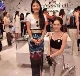 跪着的明星是,揭秘那些曾跪地致敬的明星瞬间